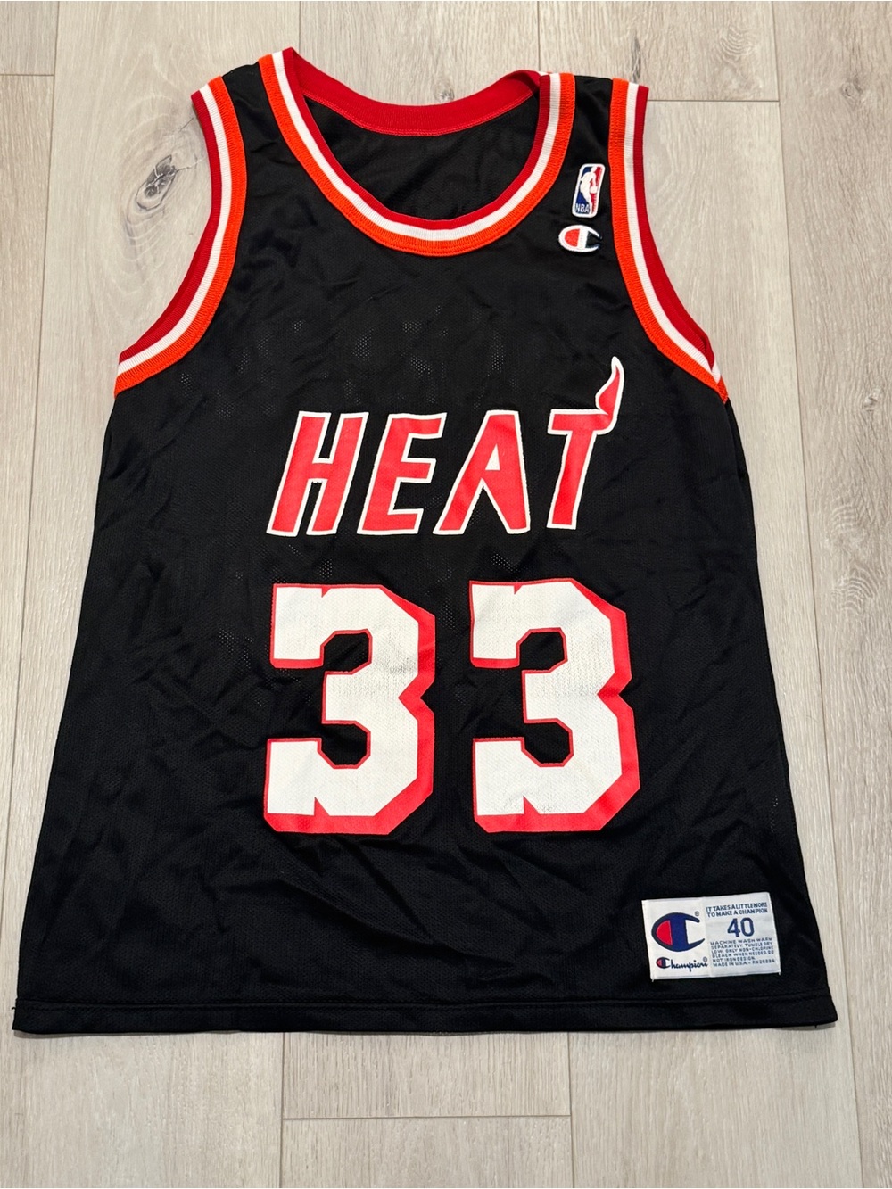 Champion Alonzo Mourning Miami Heat Basketball Jersey Black Red Top sz. 40